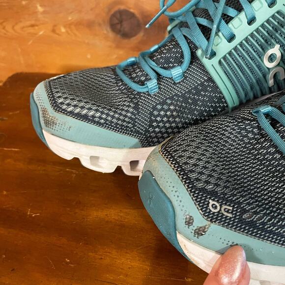 On running cloudswift team Color Storm Size 9 - Picture 5 of 7